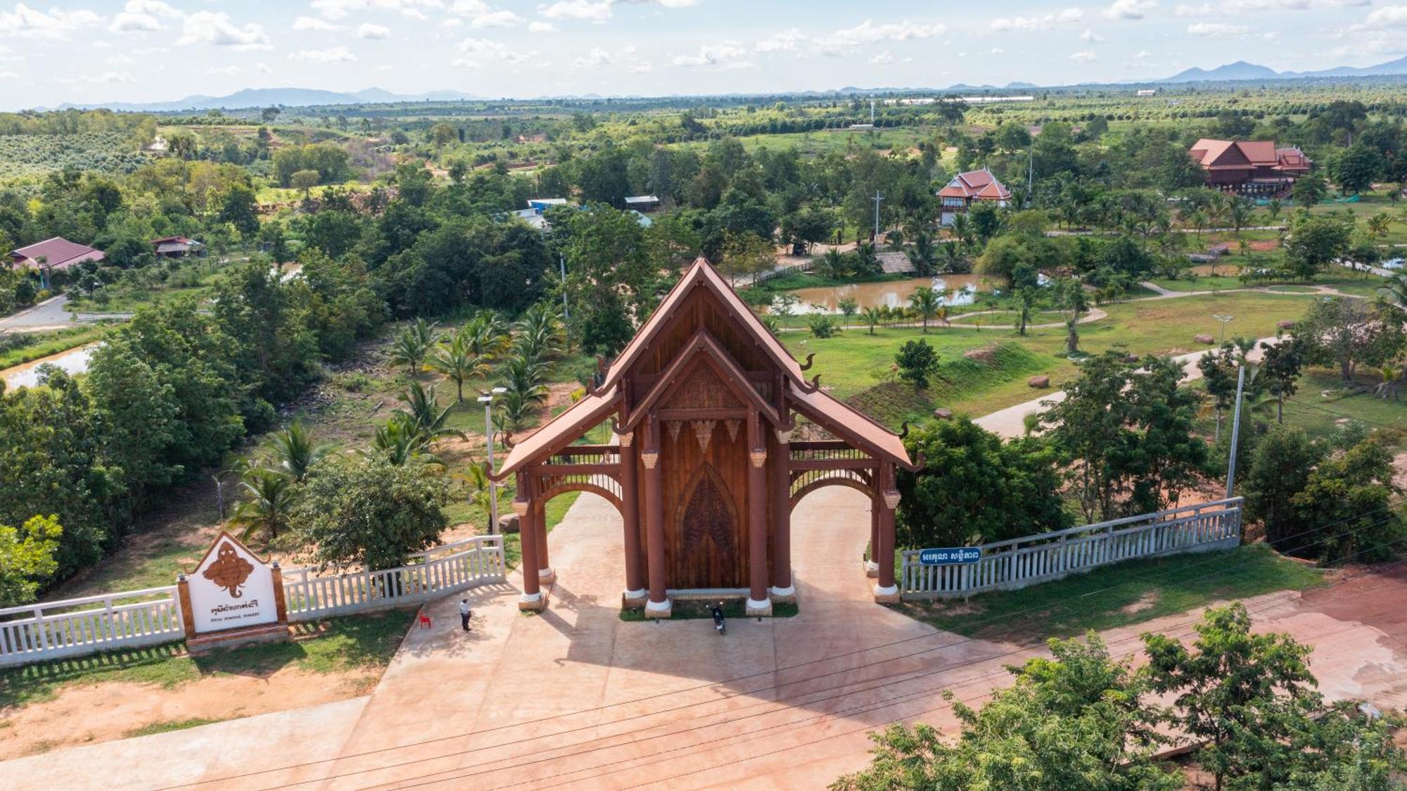 Phum Domnak Domrey Resort Chambok Buitenkant foto